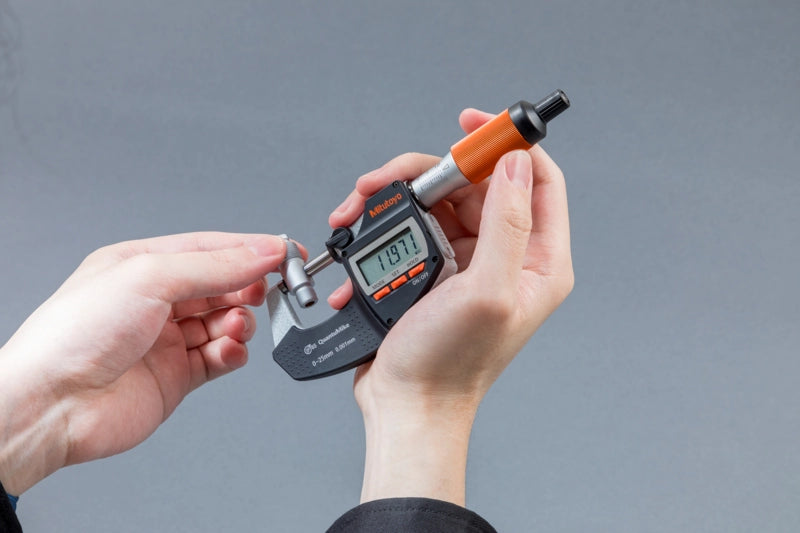 MITUTOYO 293-180-40 Digital Micrometer QuantuMike IP65 0-25mm/0-1" Resolution .001mm/.00005"