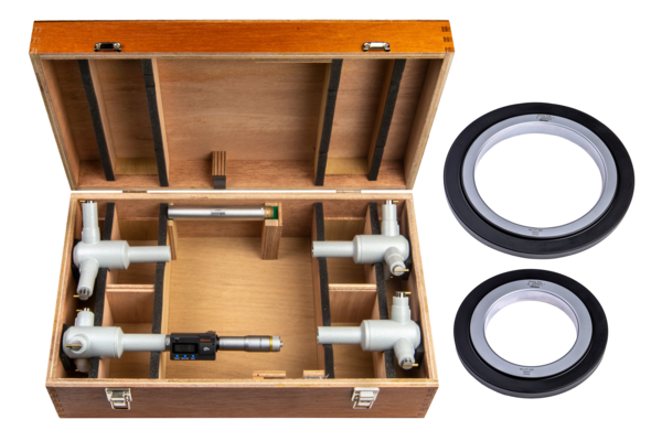 Mitutoyo Digital 3-Point Internal Micrometer Set 4-8", Interchange. Head IP65, 468-980