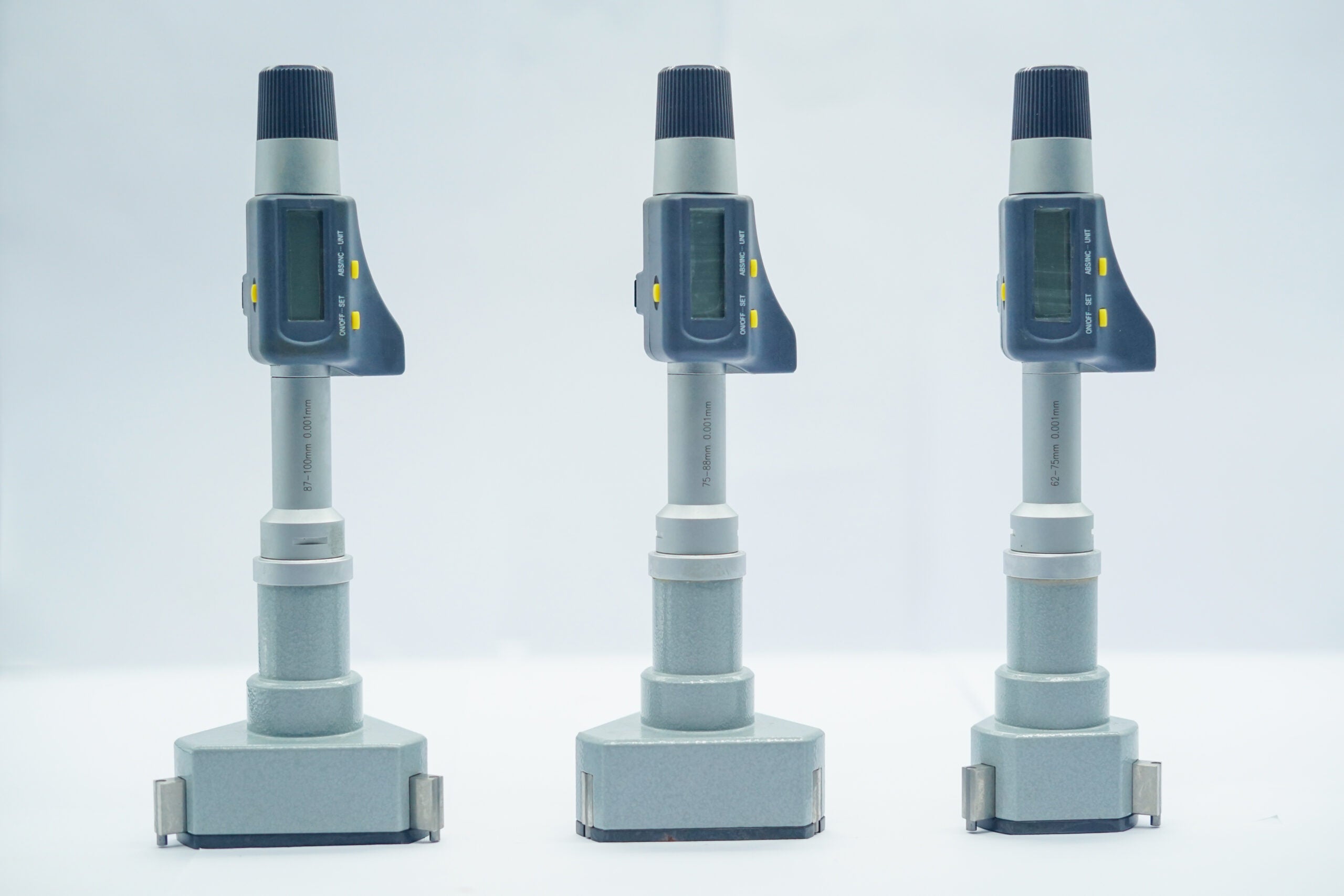 Metric Inspec 335-18-920, 3 point micrometer Range 200-225mm/8-9" Resolution .001mm/.00005"